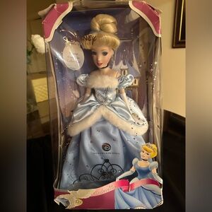NEW IN BOX Disney Princess Cinderella Celestial Princess Porcelain Doll 2009